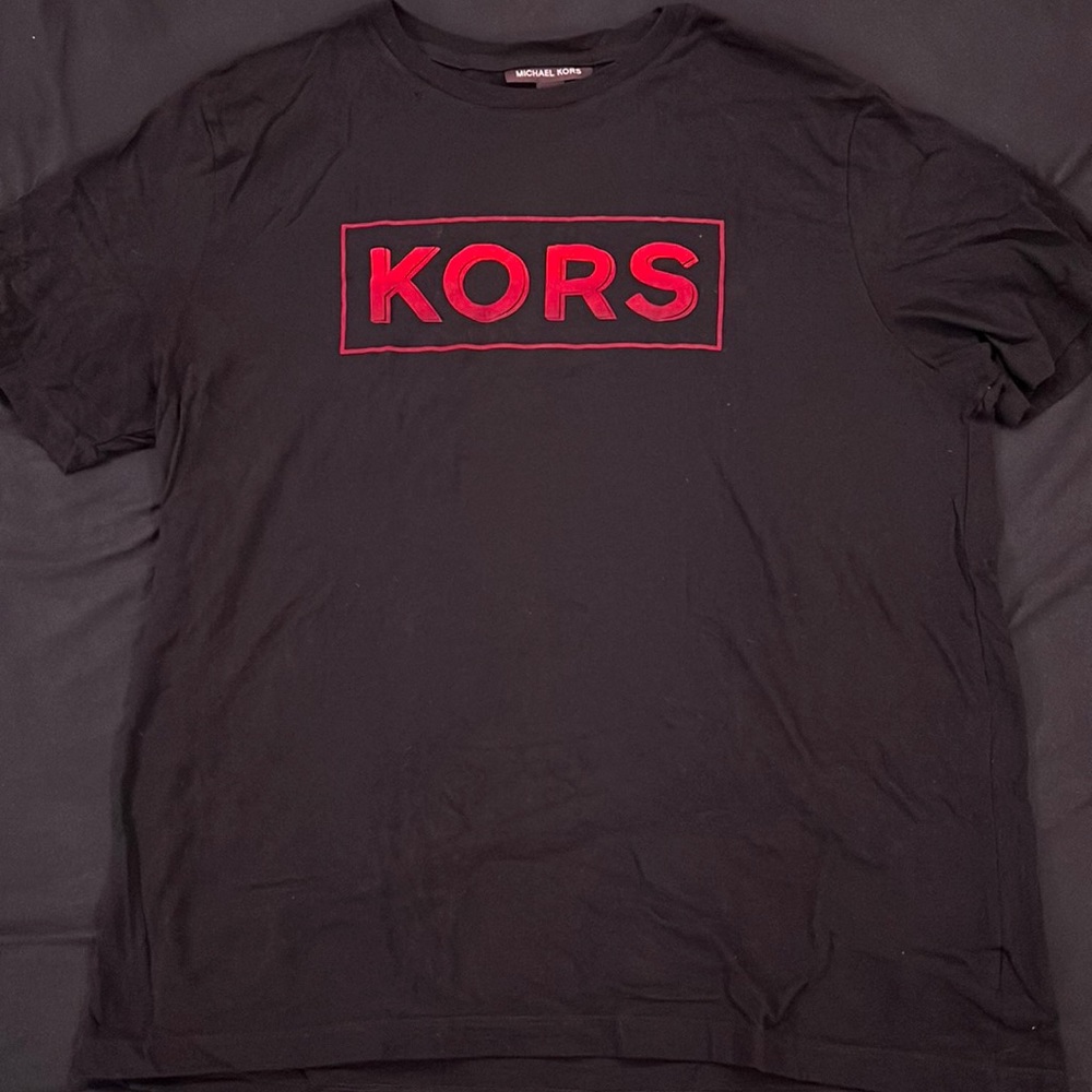 Michael Kors Black and Red XL T-Shirt